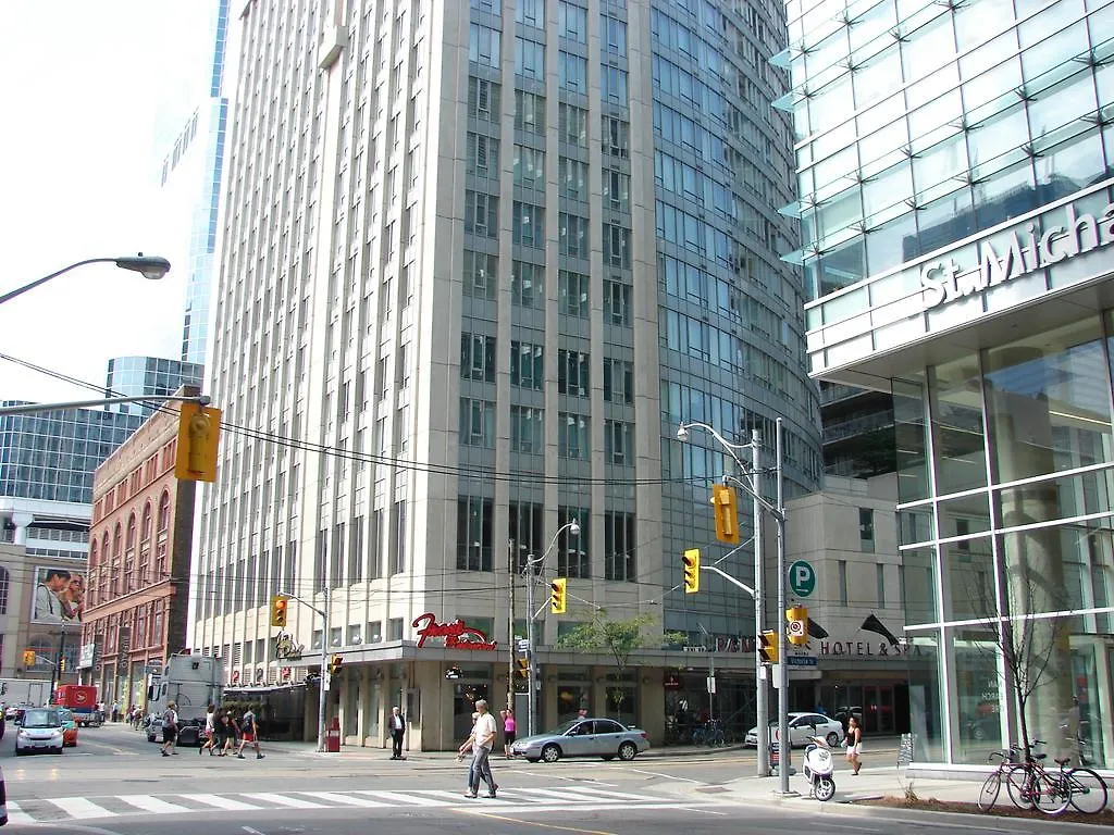 Visitor Accommodation 토론토 캐나다