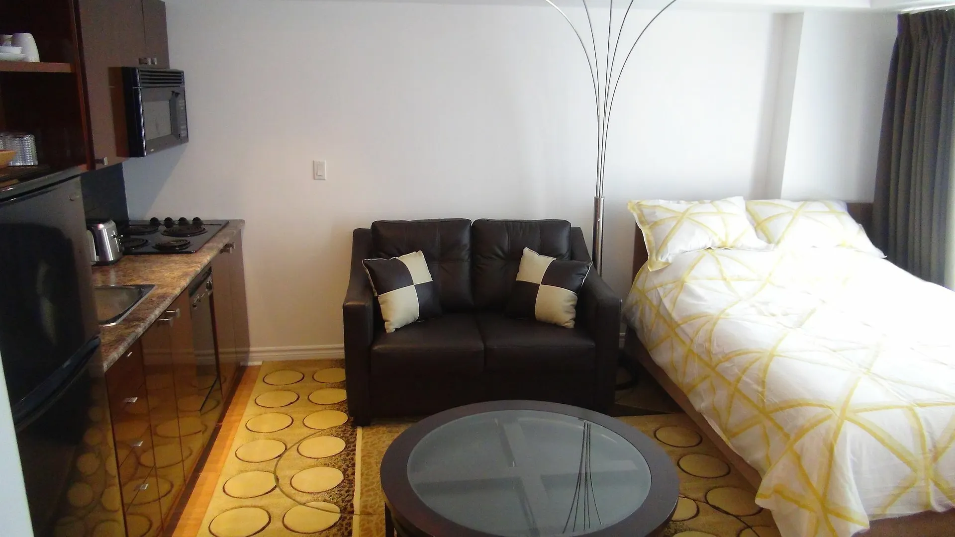 아파트 Visitor Accommodation 토론토