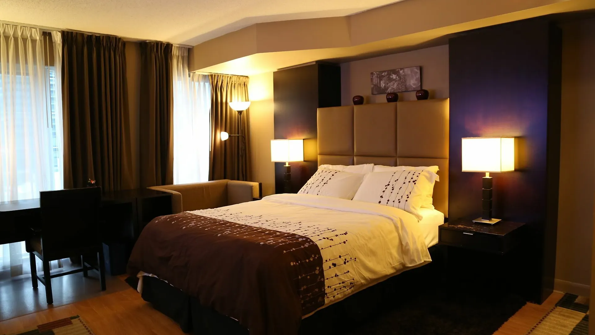 Visitor Accommodation 토론토