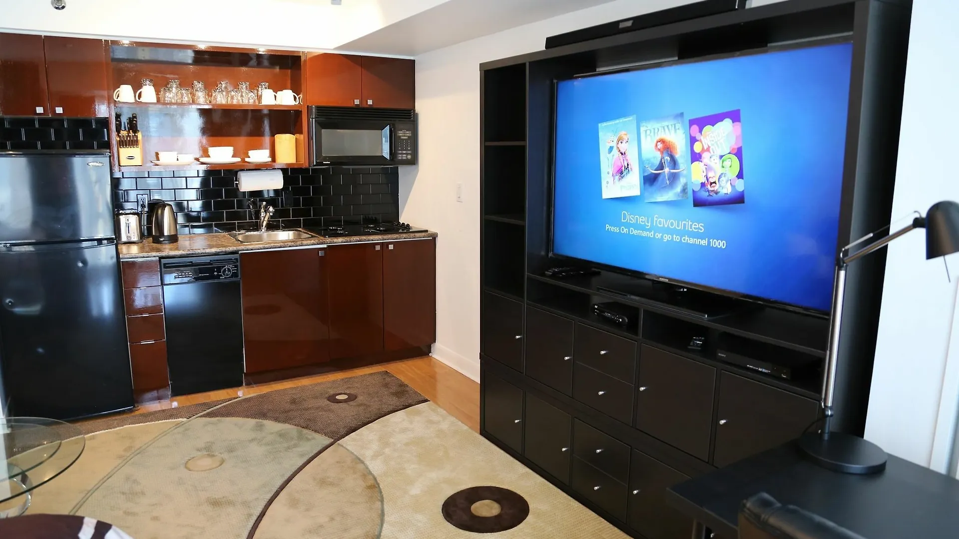Visitor Accommodation 토론토 아파트