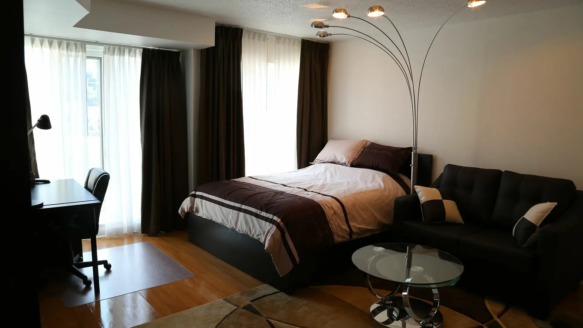 아파트 Visitor Accommodation 토론토