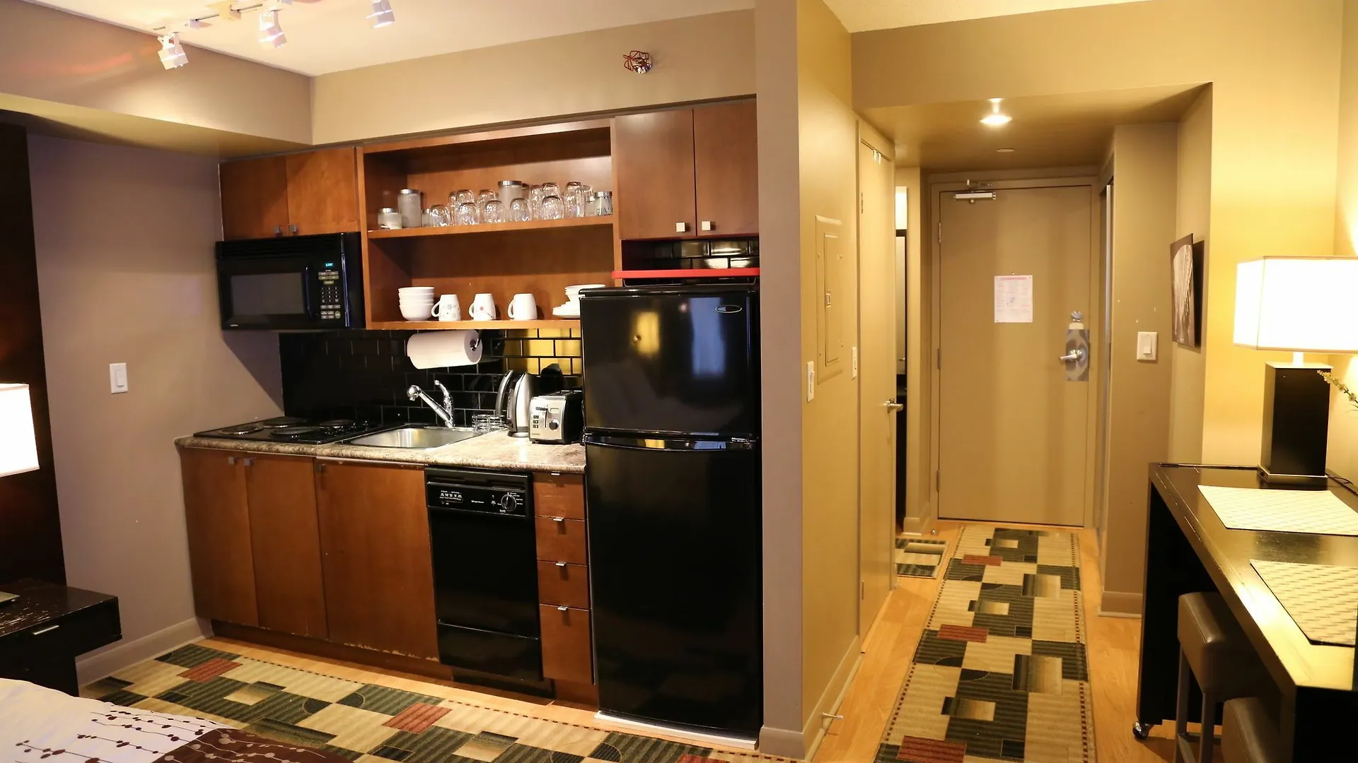 Visitor Accommodation 토론토 아파트