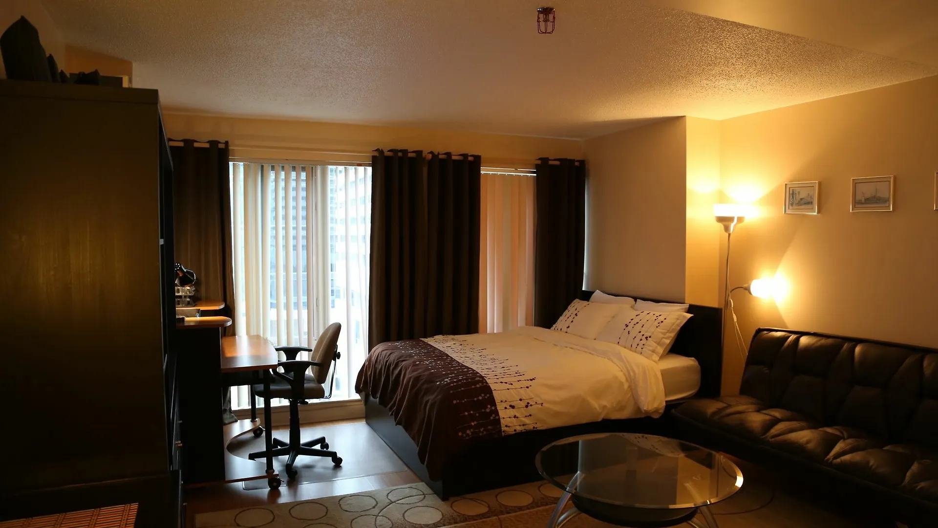 Visitor Accommodation 토론토 아파트