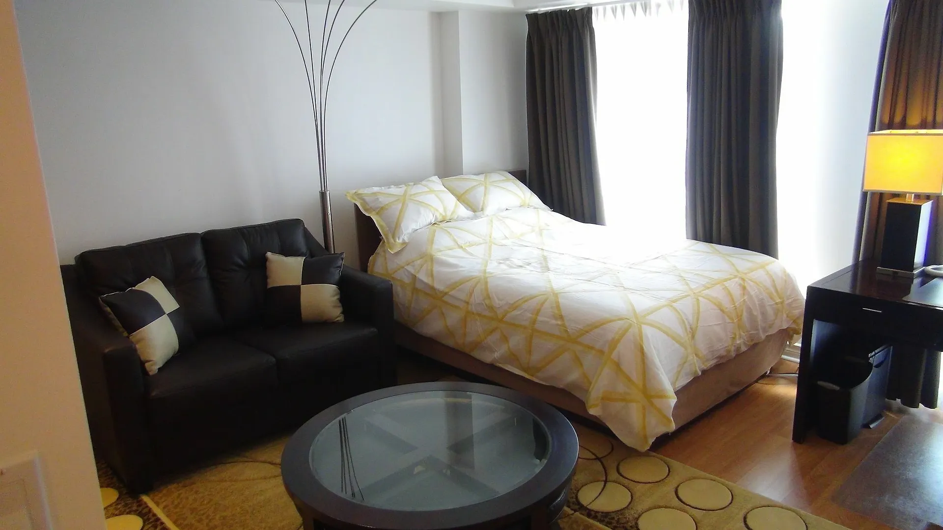 아파트 Visitor Accommodation 토론토